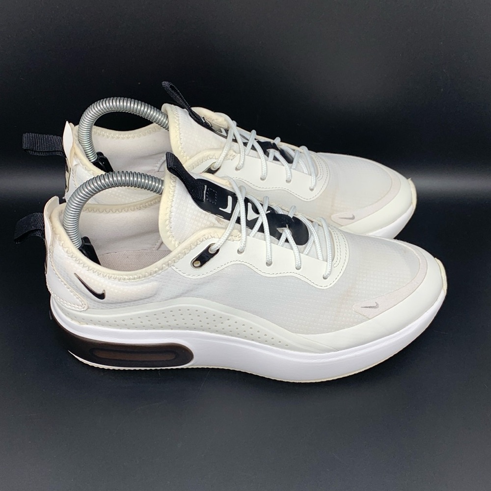 Nike Air Max Dia Summit
Women's Sz 8